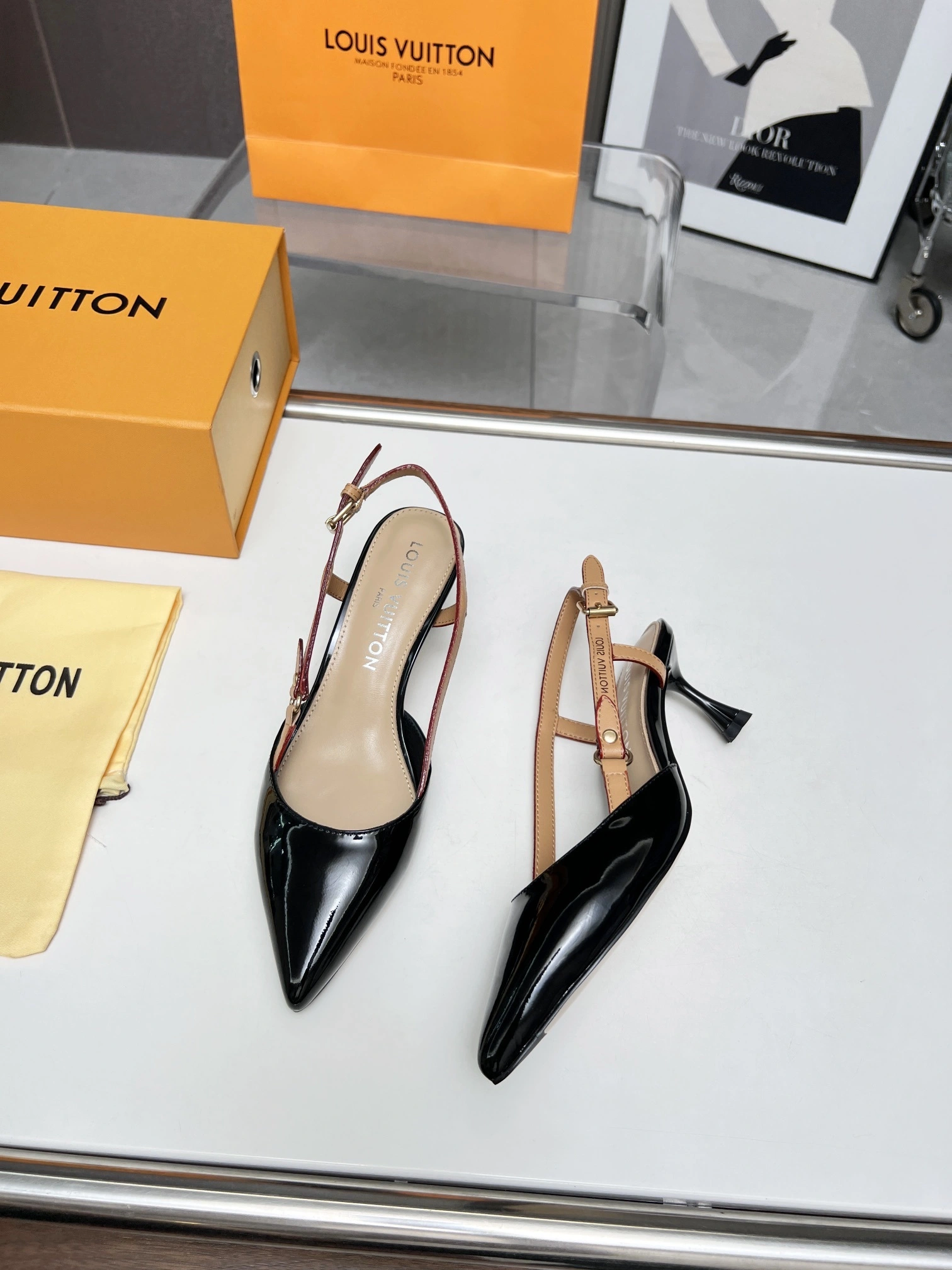 COCO-- 8V 1ACBIX cowhide Heel height：5.5CM item:D-X000I0353